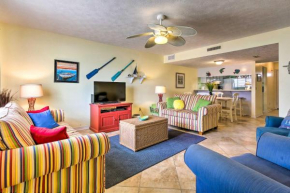 Townhome with Private Yard, Walk to Beach and Dining!